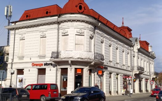 Cladire de vanzare in centrul istoric al orasului Curtea de Arges