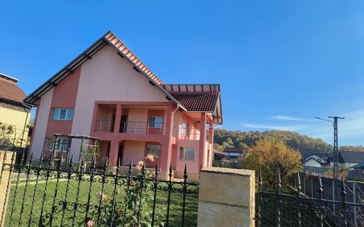 Vila de vanzare in Curtea de Arges zona Nord