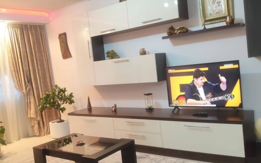 De vânzare apartament cu două camere Curtea de Arges modern și complet echipat