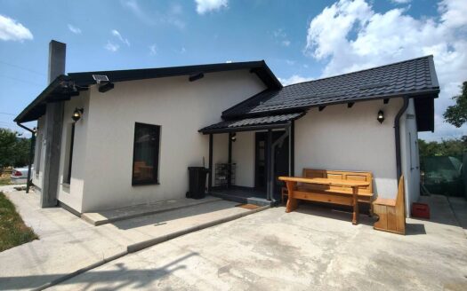 Casa cu teren 1709 mp de vanzare in Baiculesti Arges