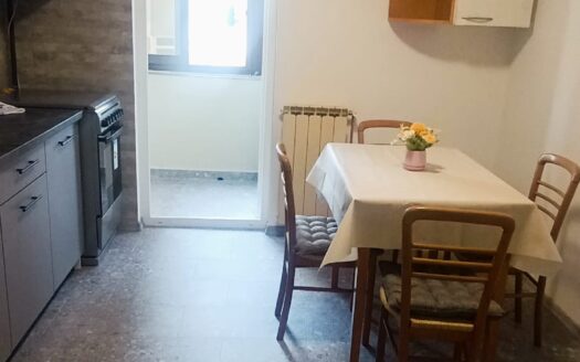 Apartament 3 camere de inchiriat in Curtea de Arges zona 1 Decembrie